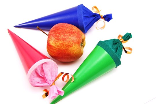Schult&uuml;ten und Apfel