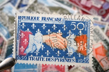 timbres - 50 f - traité des Pyrénées -  philatélie France
