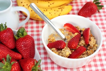 Breakfast cereal with strawberries
