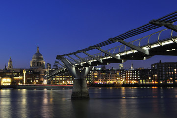 Fototapeta na wymiar River Thames view