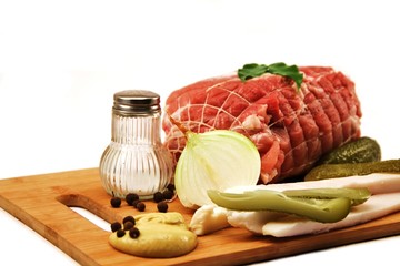 Rollbraten und weitere Zutaten