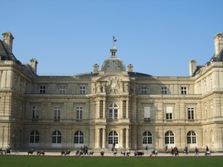 Fototapeta premium Senat et le jardin du luxembourg