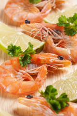 Shrimps with parsley and lemon