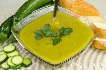 minestra zucchine