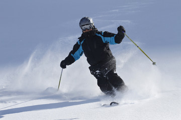 Skier en  haute montagne