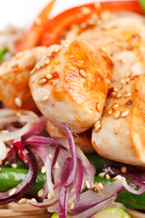 chicken with noodles and vegetables