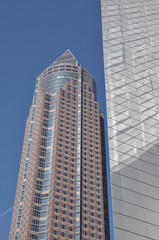 Obraz premium Messeturm in Frankfurt
