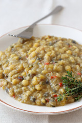 Gekochte gelbe Erbsen