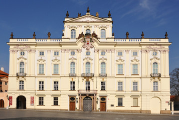 Fototapeta na wymiar Pałac Arcybiskupi Praga Hradczany