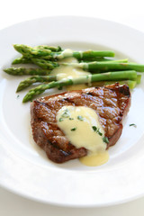 Steak with Béarnaise Sauce