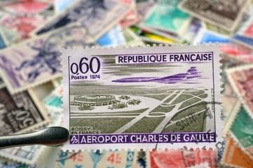 timbres - Roissy en France - Aéroport Charles De Gaulle 1974 - philatélie France
