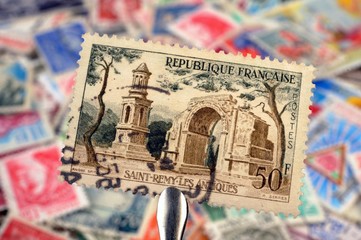 timbres - Saint-Remy Les Antiques - philatélie France
