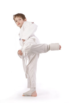 enfant pratiquant le taekwondo