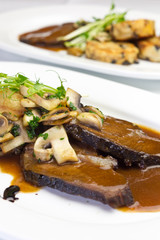 Rinderbraten mit Pilzen