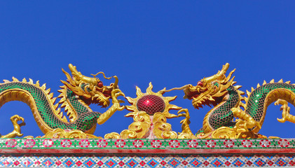 Fototapeta na wymiar Asian temple dragon