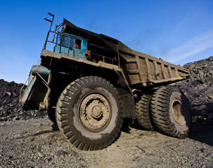 Obraz premium Old dump-body truck