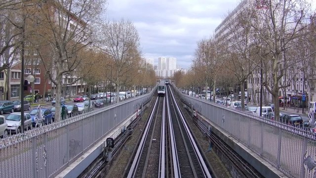 m&eacute;tro 02