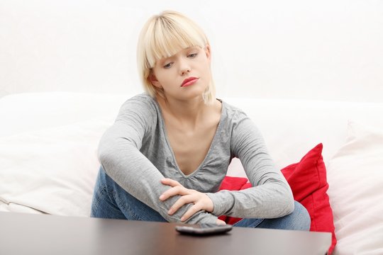 Beautiful woman's waiting for the phone.