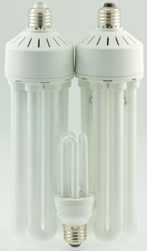 ampoules "big" et ampoule normale, &eacute;conomie d'&eacute;nergie