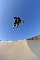 skateboarding - 31200610