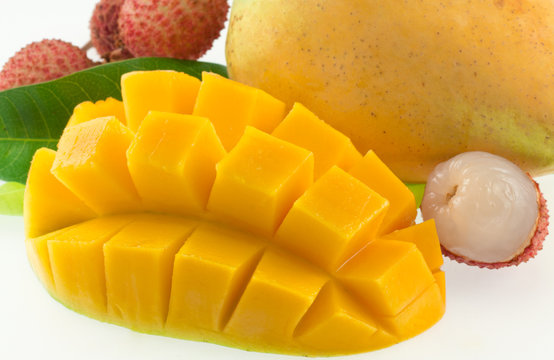 mangues m&ucirc;res et letchis