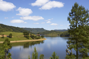 Fototapeta premium Seenlandschaft in Südbrasilien
