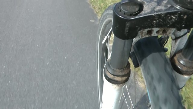Fahrrad - Kreuzung mit fokus auf Federung