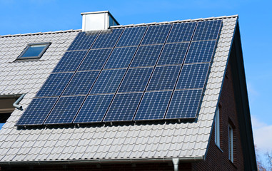 Dach mit Solarzellen