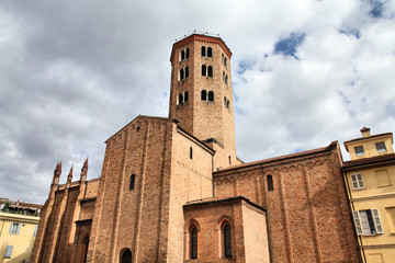 Fototapeta na wymiar Piacenza - kościół Sant Antonino