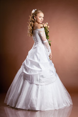 Fototapeta premium Luxury bride with wedding hairstyle