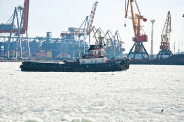 Fototapeta premium Towing boat