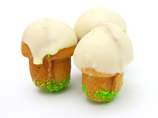 Shortbread mushroom-shaped with condensed milk