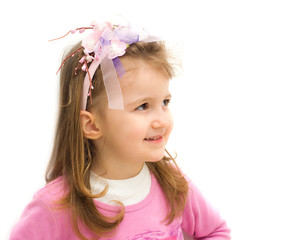 bimba con abbigliamento primaverile