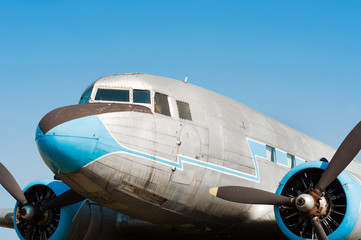 Close up view of a propeller airplane