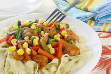 Pasta with chicken and vegetables