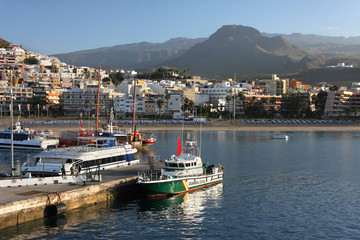 Fototapeta na wymiar Le port de Los Christianos