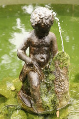 barock kind springbrunnen