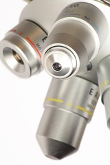 Mikroskop freigestellt