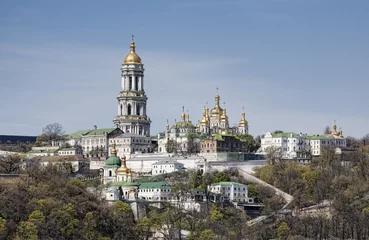 Zelfklevend Fotobehang Uitzicht op het Kiev-Pechersk Lavra-klooster © omdim