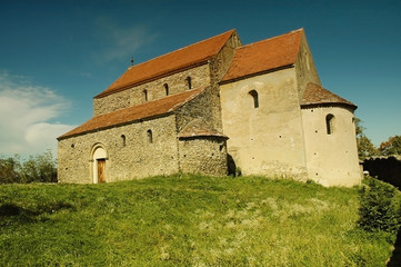 Fototapeta na wymiar Stary kościół w stylu romańskim. Cisnadioara, Transylwania