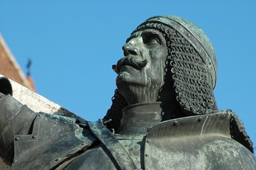 Obraz premium Sculpture detail of the King Mathias statue group in Cluj
