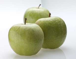 three appetite fresh green apple