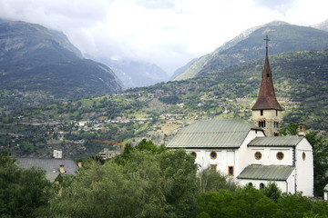 Fototapeta na wymiar Kościół w górach, Visp
