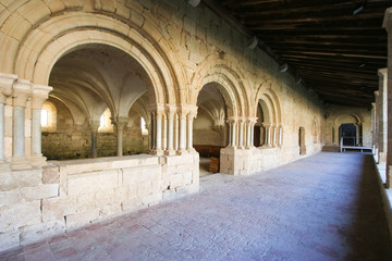 Fototapeta na wymiar Flaran Abbey, z widokiem na kapitularz (Gers, Francja)