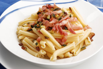FUSILLI CON ZUCCHINA E PANCETTA 2
