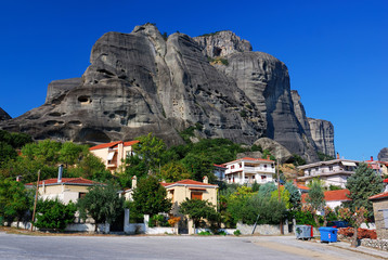 Fototapeta na wymiar Miasto kastraki z METORA klify, Grecji