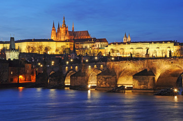 Fototapeta na wymiar Prague castle and Charles bridge, Czech Republic