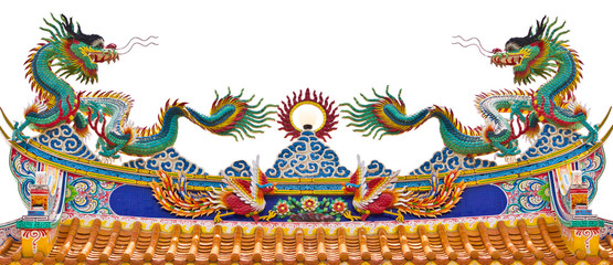 Twin statue of dragons on the roof