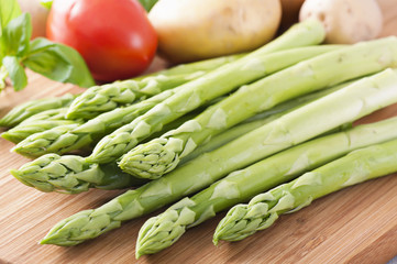 Spargel mit Gemüse