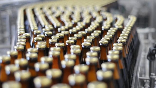 brewery inside -ampoule filling system // Brauerei Abf&uuml;llanlage